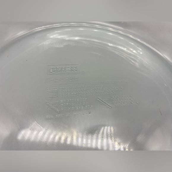 Pyrex Blue Tint Scalloped Pie Plate 24cm - Picture 10 of 10